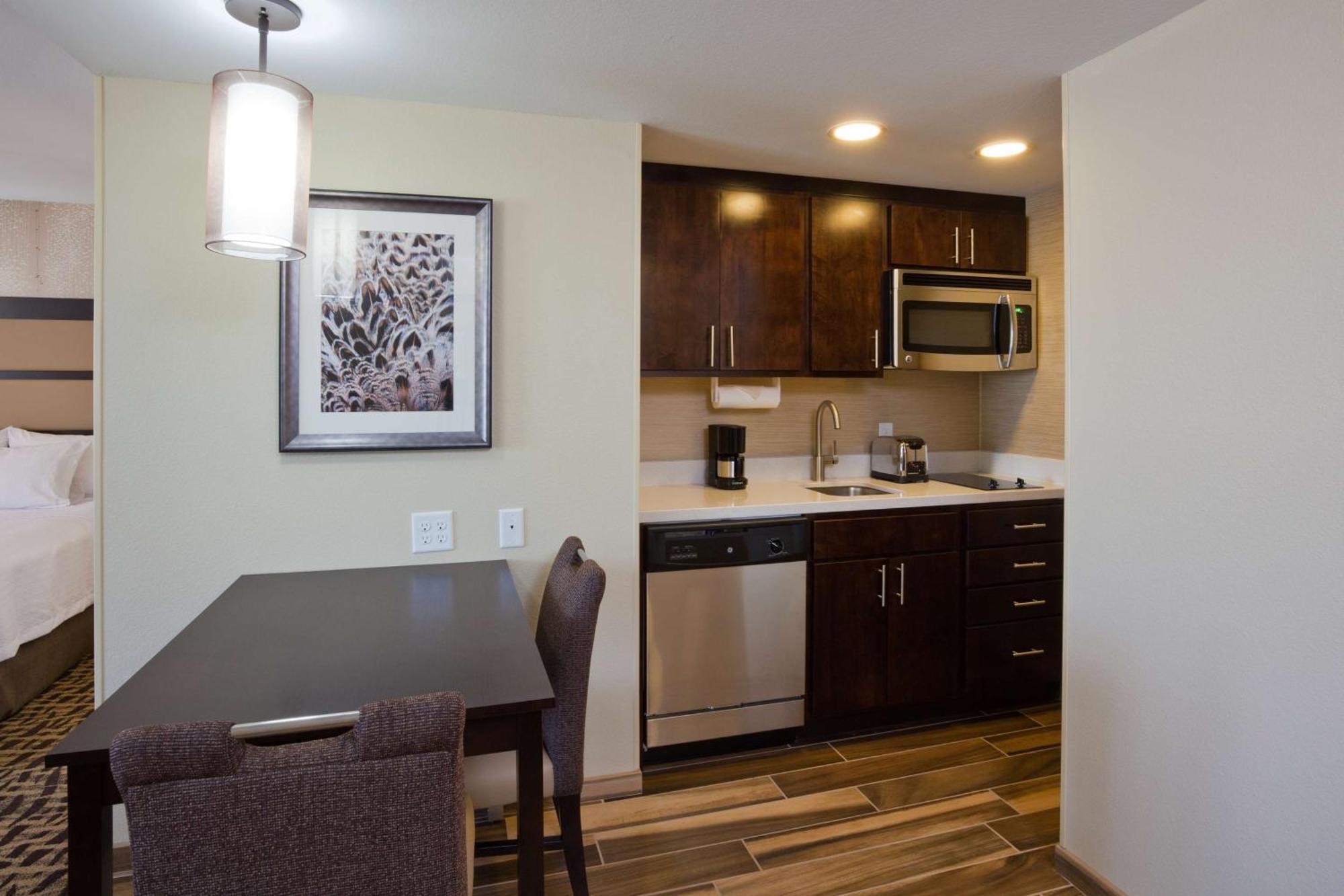 Homewood Suites Davenport Беттендорф Экстерьер фото