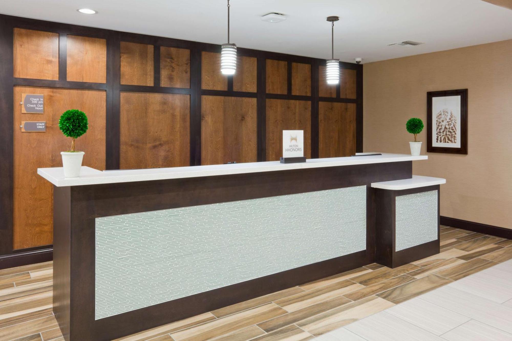 Homewood Suites Davenport Беттендорф Экстерьер фото
